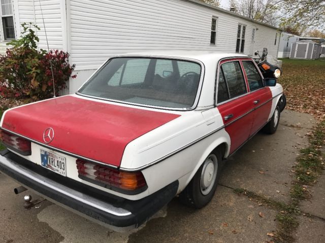 1979 Mercedes-Benz 200-Series - photo 5