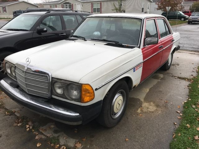 1979 Mercedes-Benz 200-Series - photo 6