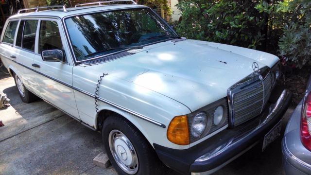 1979 Mercedes 300DT Wagon *No Reserve 1979 Mercedes-Benz 300-Series 300TD