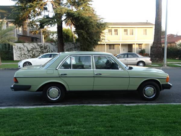 1979 Mercedes-Benz 200-Series - photo 8