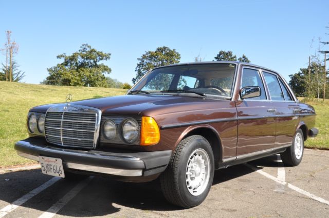 1979 Mercedes Benz 240D Factory replacement engine, RESTORED 1979 Mercedes-Benz 200-Series Standard