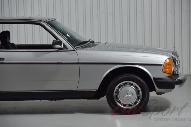 1979 Mercedes-Benz 200-Series -- - photo 11