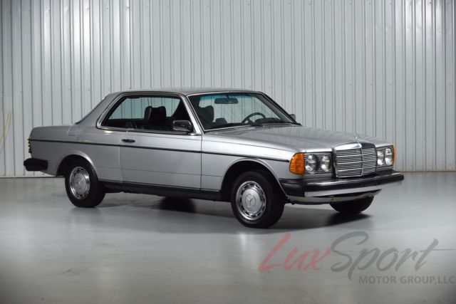 1979 Mercedes-Benz 200-Series -- - photo 5