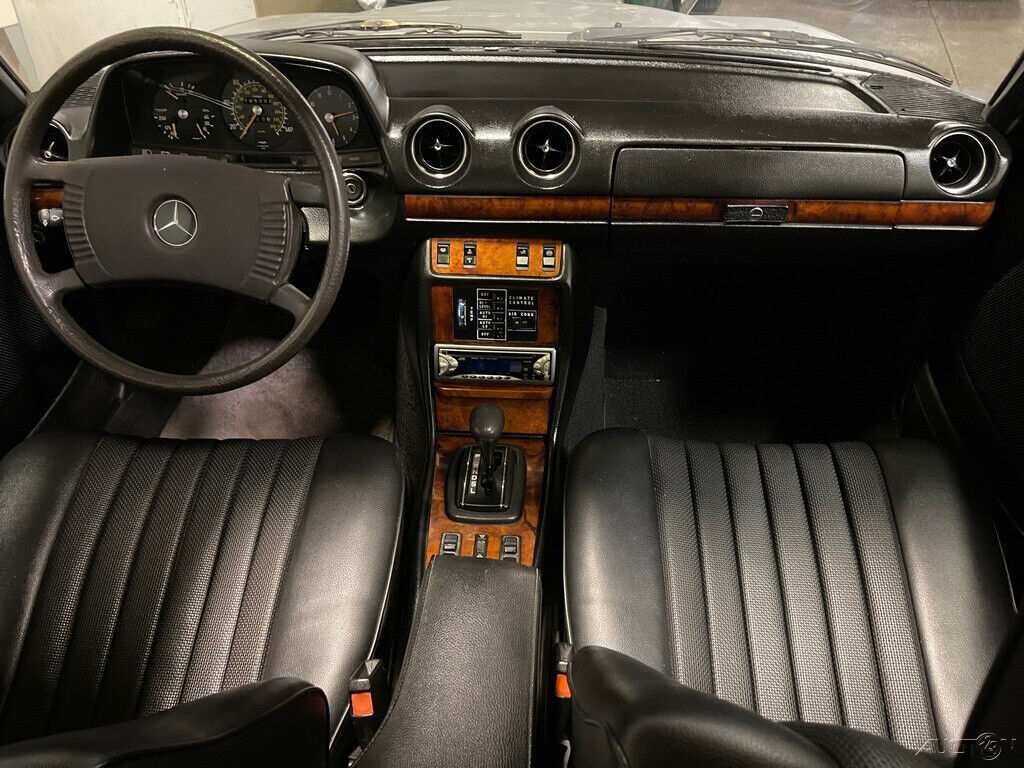 1979 Mercedes-Benz 200-Series Sunroof Coupe - photo 12
