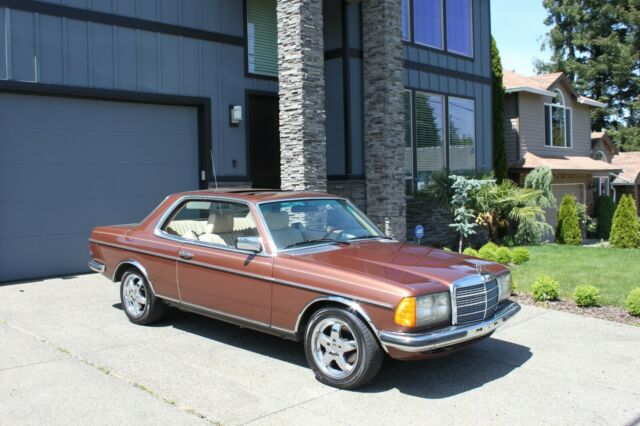 1979 Mercedes-Benz 280CE W123 Sedan 1979 Mercedes-Benz 200-Series 280CE