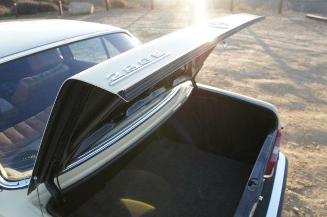 1979 Mercedes-Benz 200-Series - photo 12