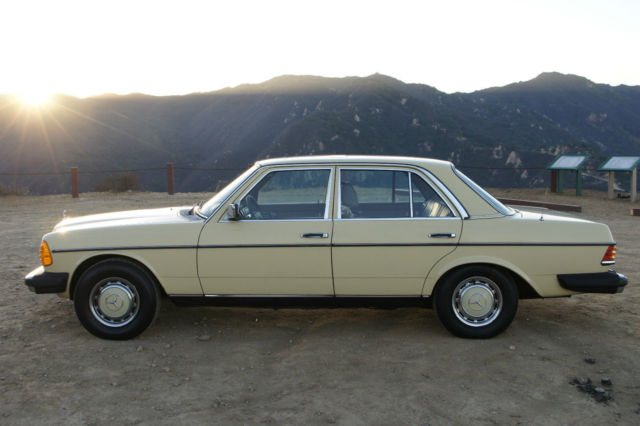 1979 Mercedes-Benz 200-Series - photo 3