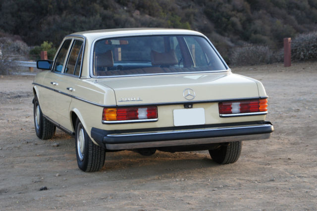 1979 Mercedes-Benz 200-Series - photo 4