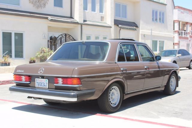 1979 Mercedes-Benz E-Class 280 e - photo 4