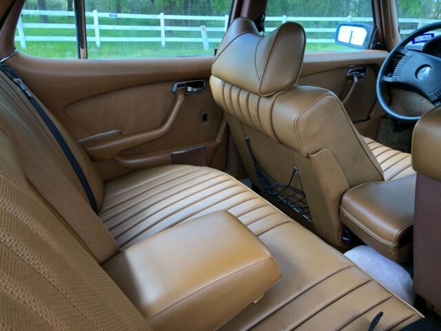 1979 Mercedes-Benz 200-Series SE - photo 10