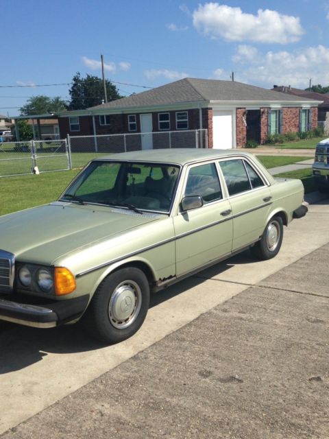 1979 Mercedes-Benz 300-Series - photo 2