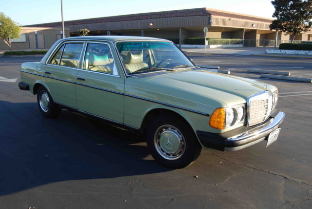 1979 Mercedes-Benz 300-Series Base - photo 2