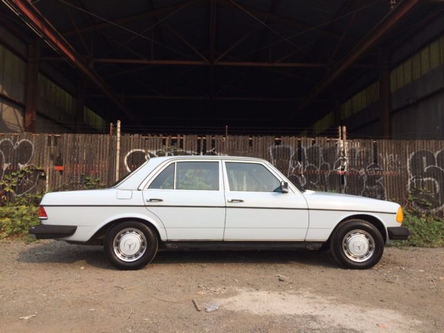 1979 Mercedes-Benz 300-Series - photo 2