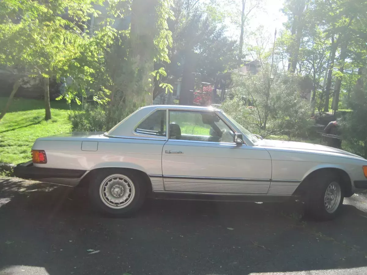 1979 Mercedes-Benz 450 SL has not been used for the past few years 1980 Mercedes-Benz SL-Class