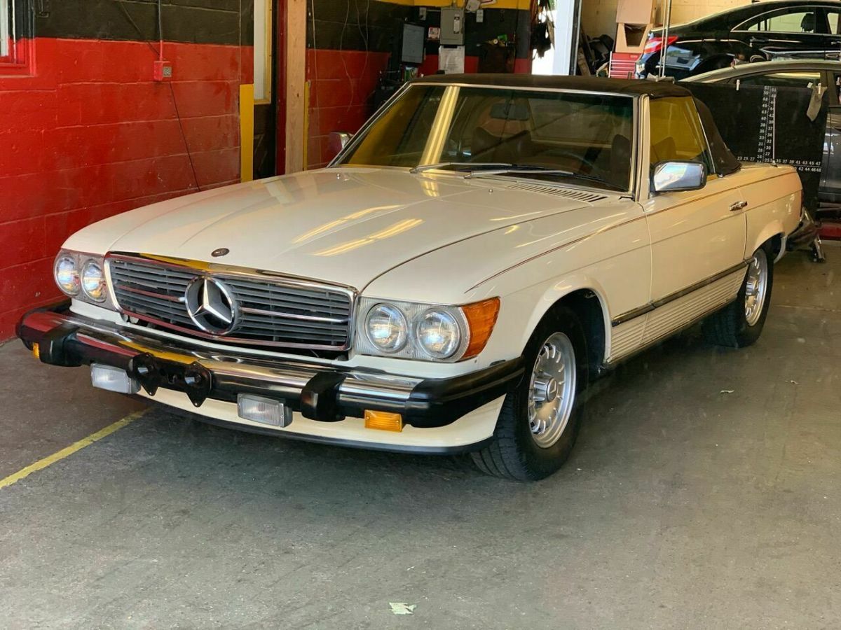 1979 MERCEDES-BENZ 450SL *86,879 ORIGINAL MILES *PASTEL BEIGE* SERVICE RECORDS* 1979 Mercedes-Benz SL-Class