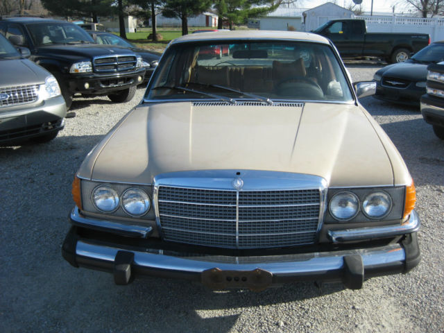 1979 Mercedes-Benz 300-Series 4 Door Sedan - photo 4