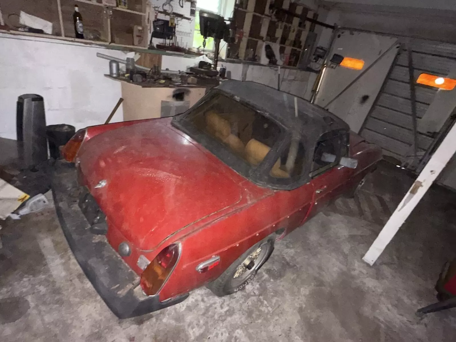 1979 MG B coupe - photo 4