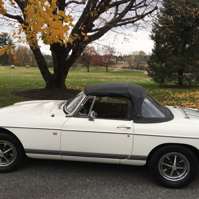 1979 MG Converible - White 1979 MG MGB