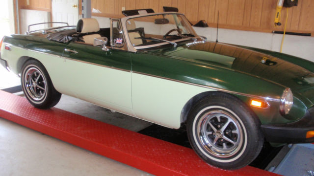 1979 MG MGB MK IV Convertible 2-Door 2-tone Green - photo 8