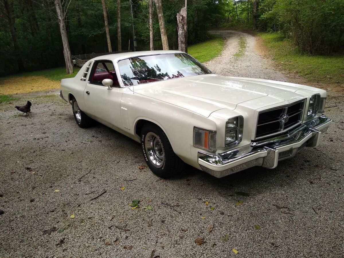 1979 Chrysler 300 - photo 2