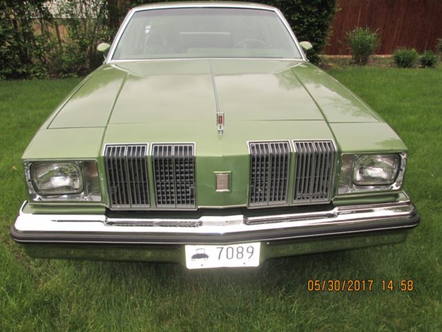 1979 Oldsmobile Cutlass Pin Stripe - Padded Landeau Roof - photo 4