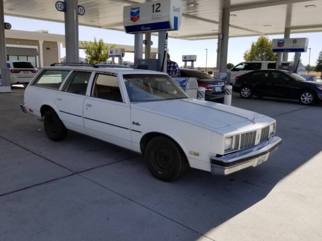 1979 Oldsmobile Custom Cruiser - photo 4