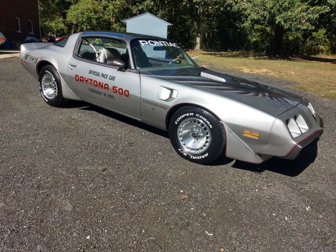 1979 Pontiac Trans Am 10 anniversary silver edition - photo 2