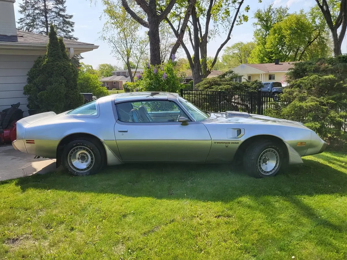 1979 Pontiac Trans Am Coupe Grey Silver anniversary 1979 Pontiac Trans Am Silver anniversary