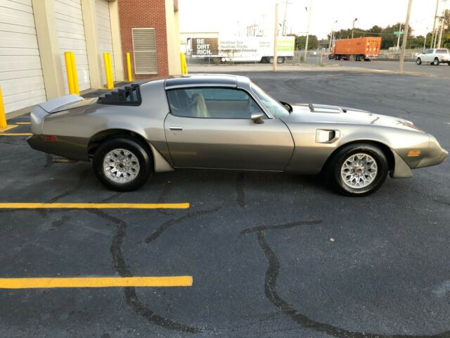 1979 Pontiac Trans Am 2 door - photo 2