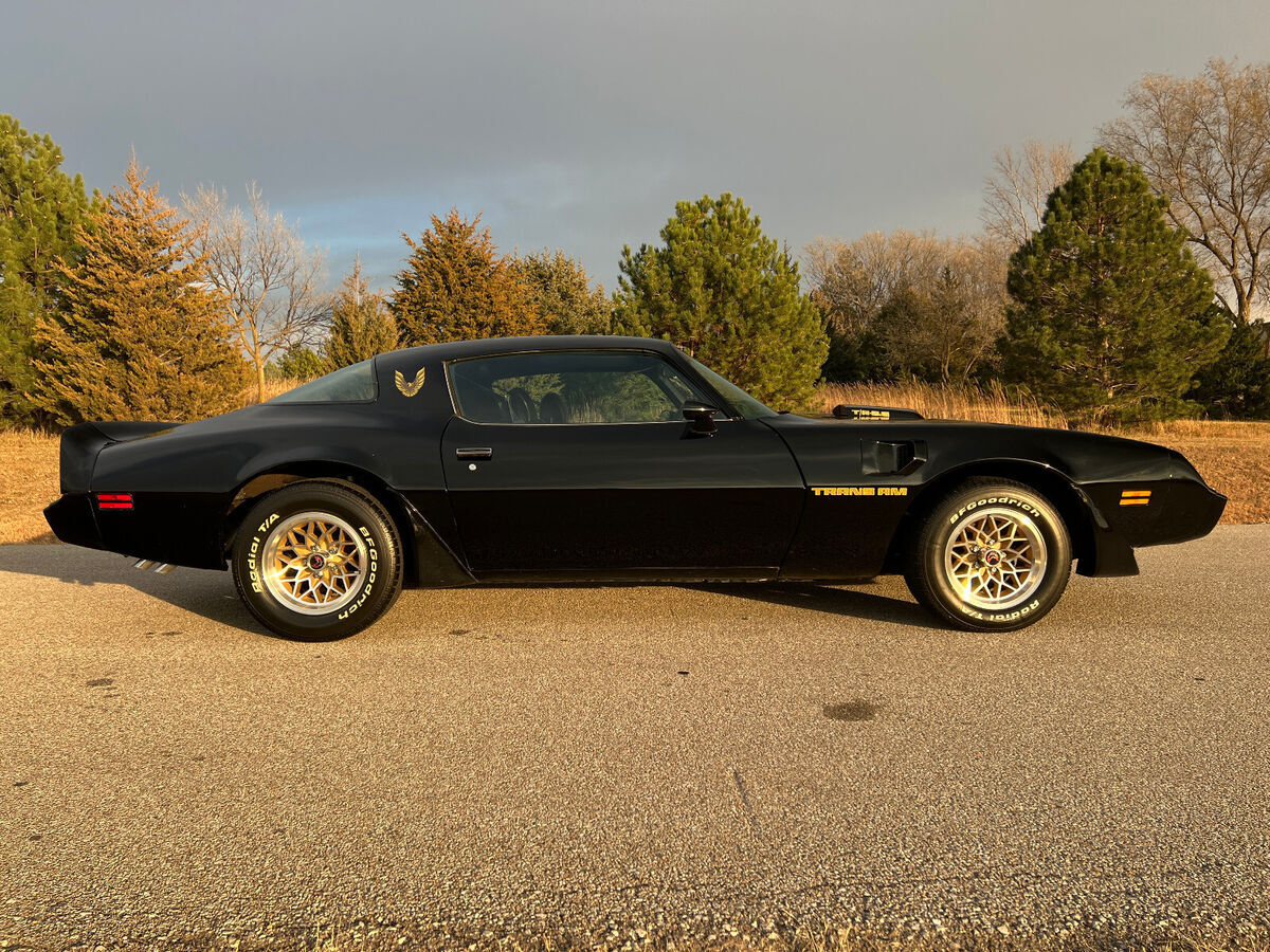 1979 Pontiac Trans Am W72 400 - 4spd, AC, 38k miles, WS6, Black on Black - photo 9