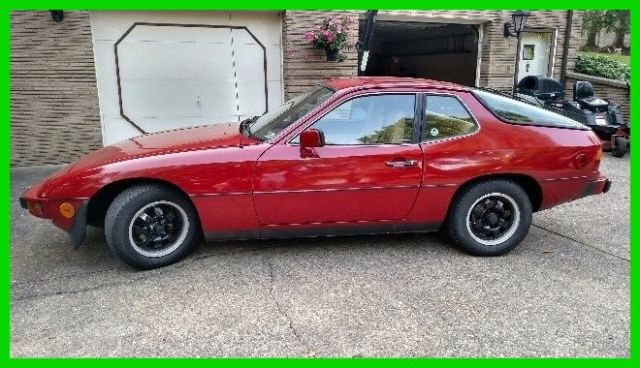 1979 Porsche 924, 4-cyl, 5-Speed Manual Transmission, Hatchback, Moon Roof 1979 Porsche 924 2-Door Hatchback