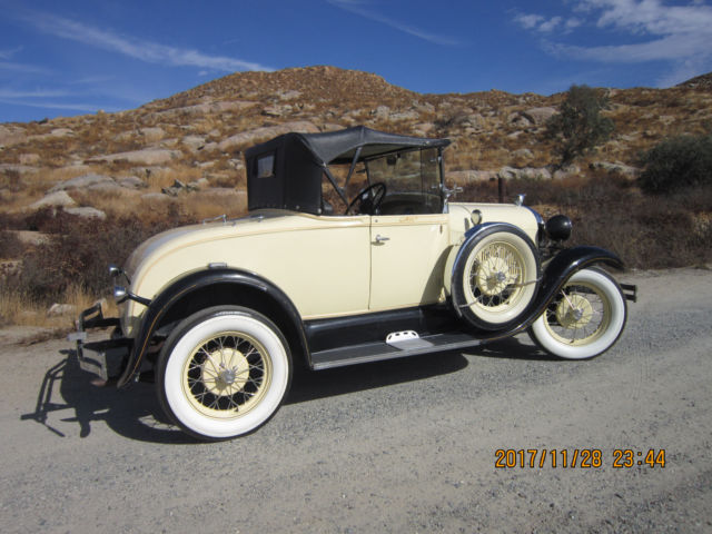 1928 Ford Model A Black and Cream - photo 2