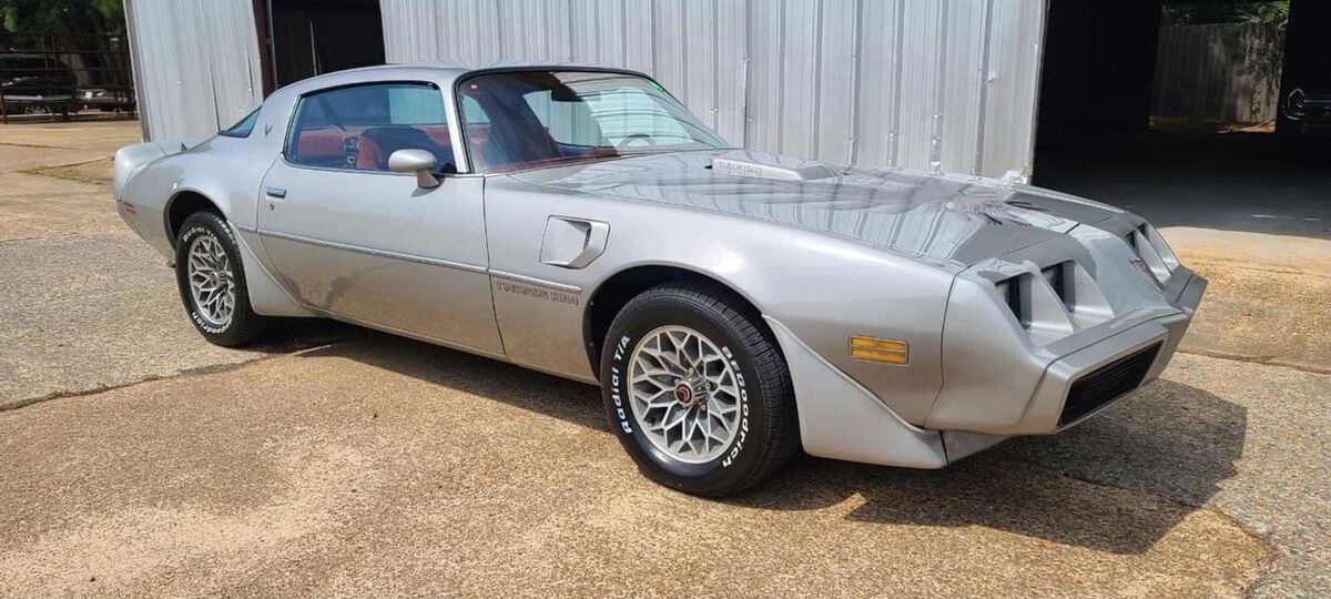 1979 Pontiac Trans am Clean 1979 TRANS AM BEEN IN THE SAME FAMILY 43YRS - photo 3