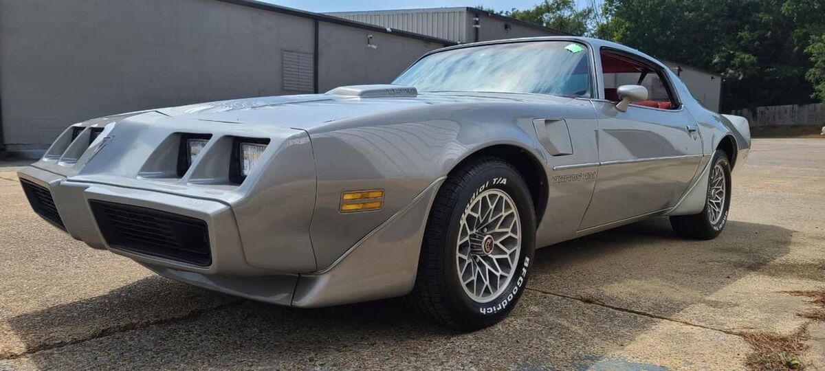 1979 Pontiac Trans am Clean 1979 TRANS AM BEEN IN THE SAME FAMILY 43YRS - photo 4