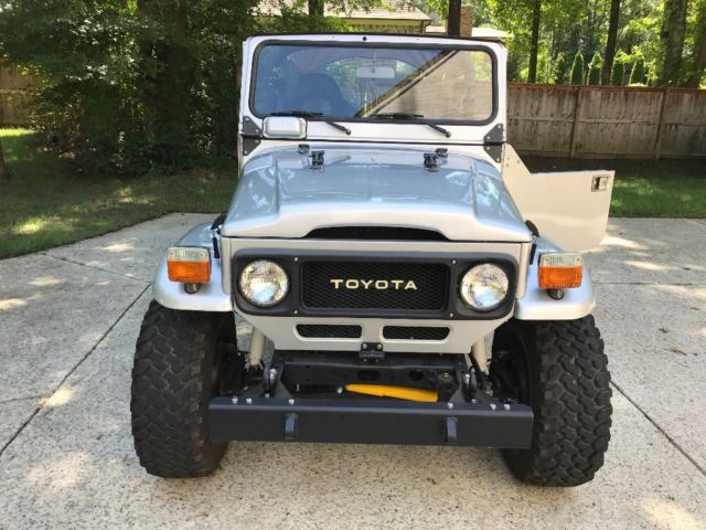 1979 Toyota Land Cruiser FJ40 - photo 3
