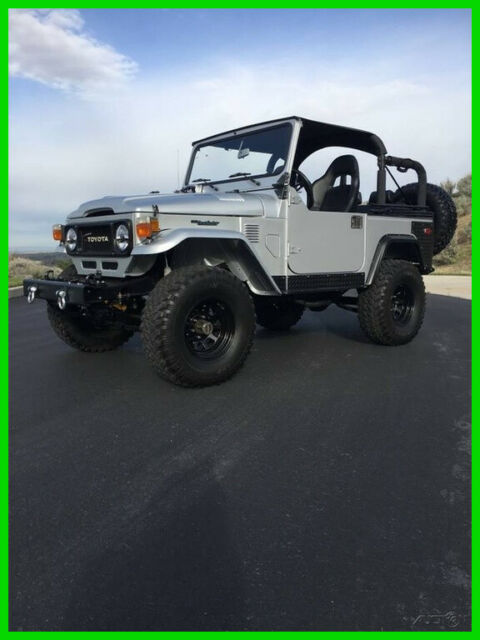 1979 Toyota Land Cruiser FJ40 4WD Original In-Line 6-Cyl Manual SUV 4" Lift Kit 1979 Toyota Land Cruiser FJ40 Original I6 & Frame-Off Restoration w/ 914 Miles