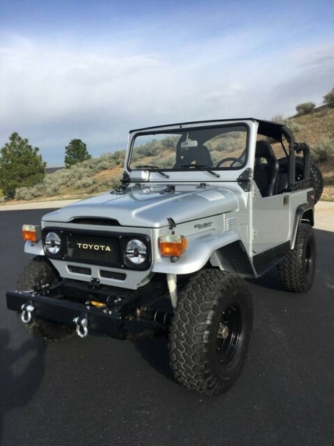 1979 Toyota Land Cruiser FJ40 Original I6 & Frame-Off Restoration w/ 914 Miles - photo 3