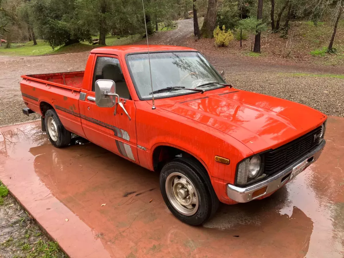 1979 Toyota Truck 2 Wheel Drive 4 Cylinder 5 Speed Long Bed Low Miles Runs Great 1979 Toyota 1/2 Ton Pickup