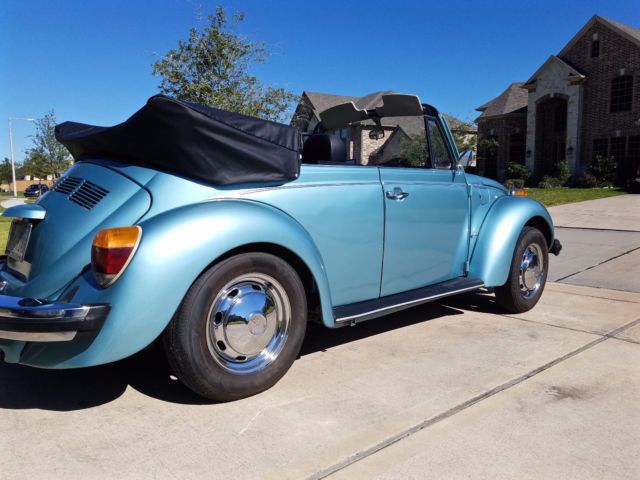 1979 VOLKSWAGEN SUPER BEETLE CONVERTIBLE WITH AIR-CONDITIONING MUST SEE 1979 Volkswagen Beetle - Classic SUPER BEETLE CONVERTIBLE