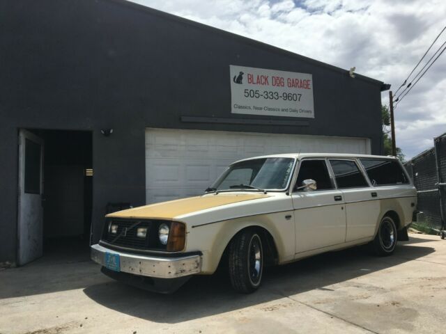 1979 Volvo 240 / 245 DL Wagon 1979 Volvo 240