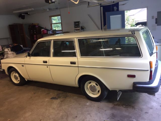 1979 Volvo 240 DL Wagon 4-Door - photo 3