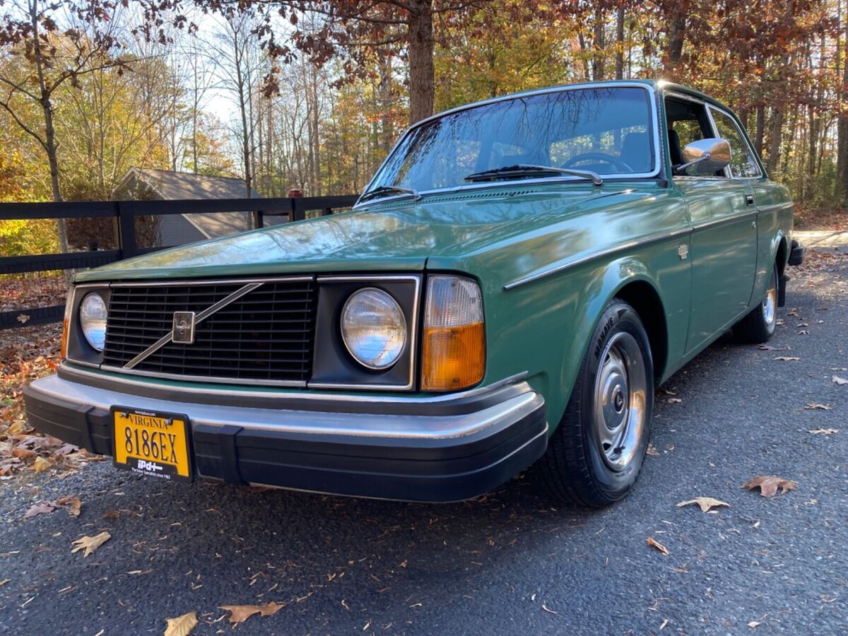 1979 Volvo 242 4-speed manual "flat hood" with upgrades (240 122 140 544 1800) 1979 Volvo 242
