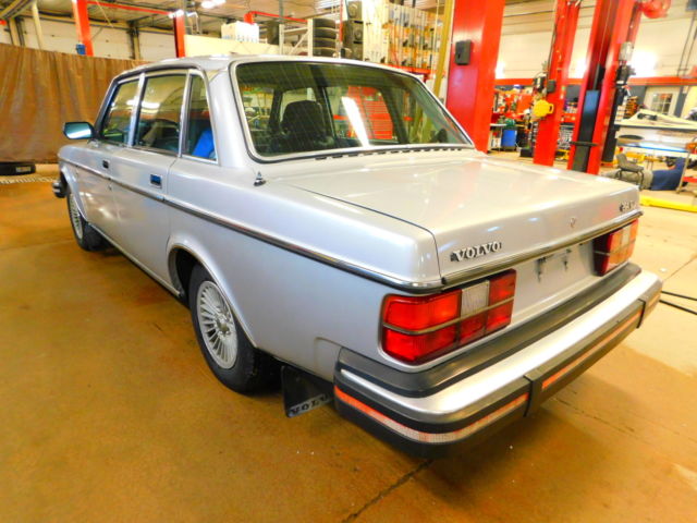 1979 Volvo 264GL - photo 3
