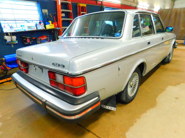 1979 Volvo 264GL - photo 4