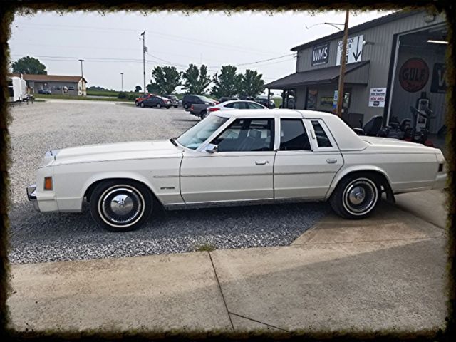 1979 White Premium! 1979 Chrysler New Yorker 1979 Chrysler New Yorker