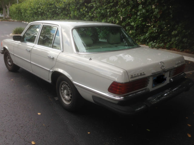 1980 Mercedes-Benz 300-Series 300SD - photo 4