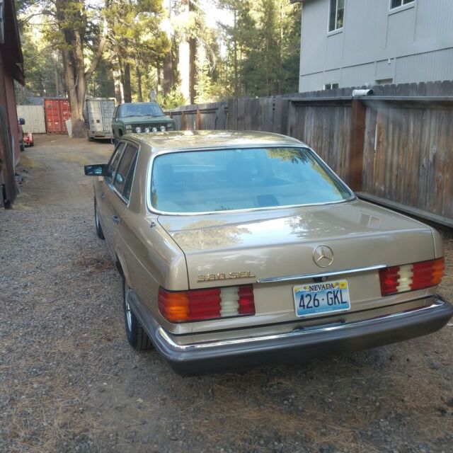 1980 Mercedes-Benz 300-Series - photo 4