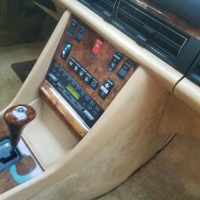 1980 Mercedes-Benz 300-Series - photo 8