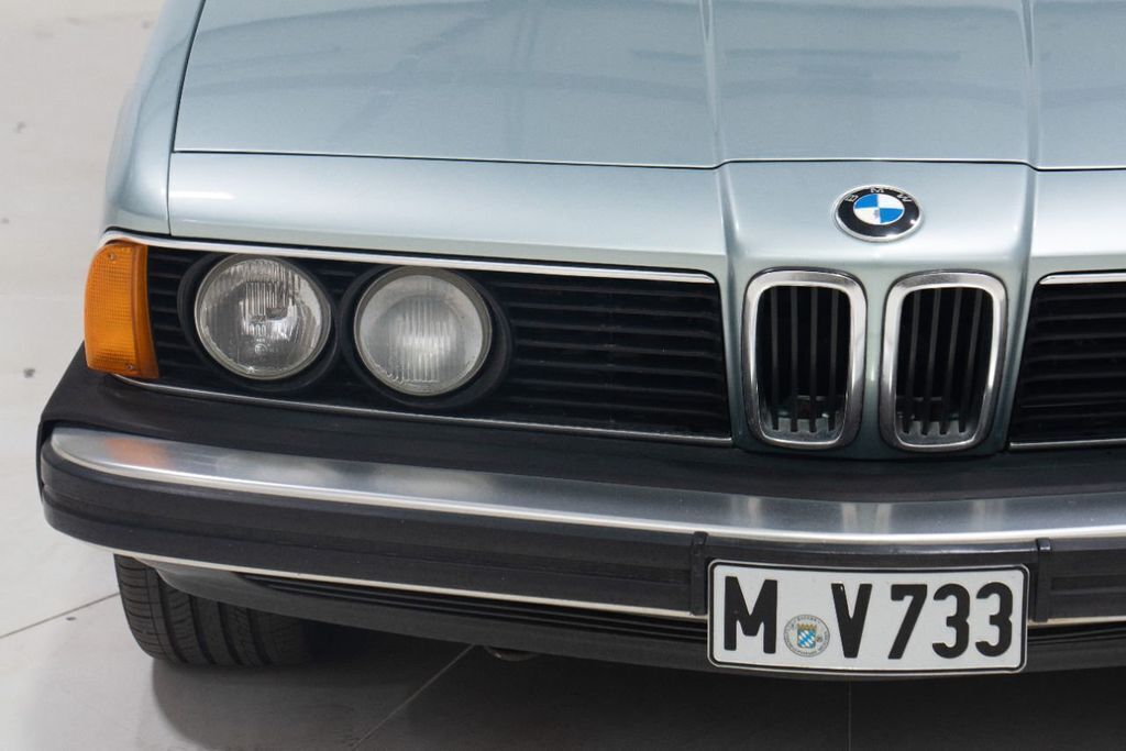 1980 BMW 733I - photo 12