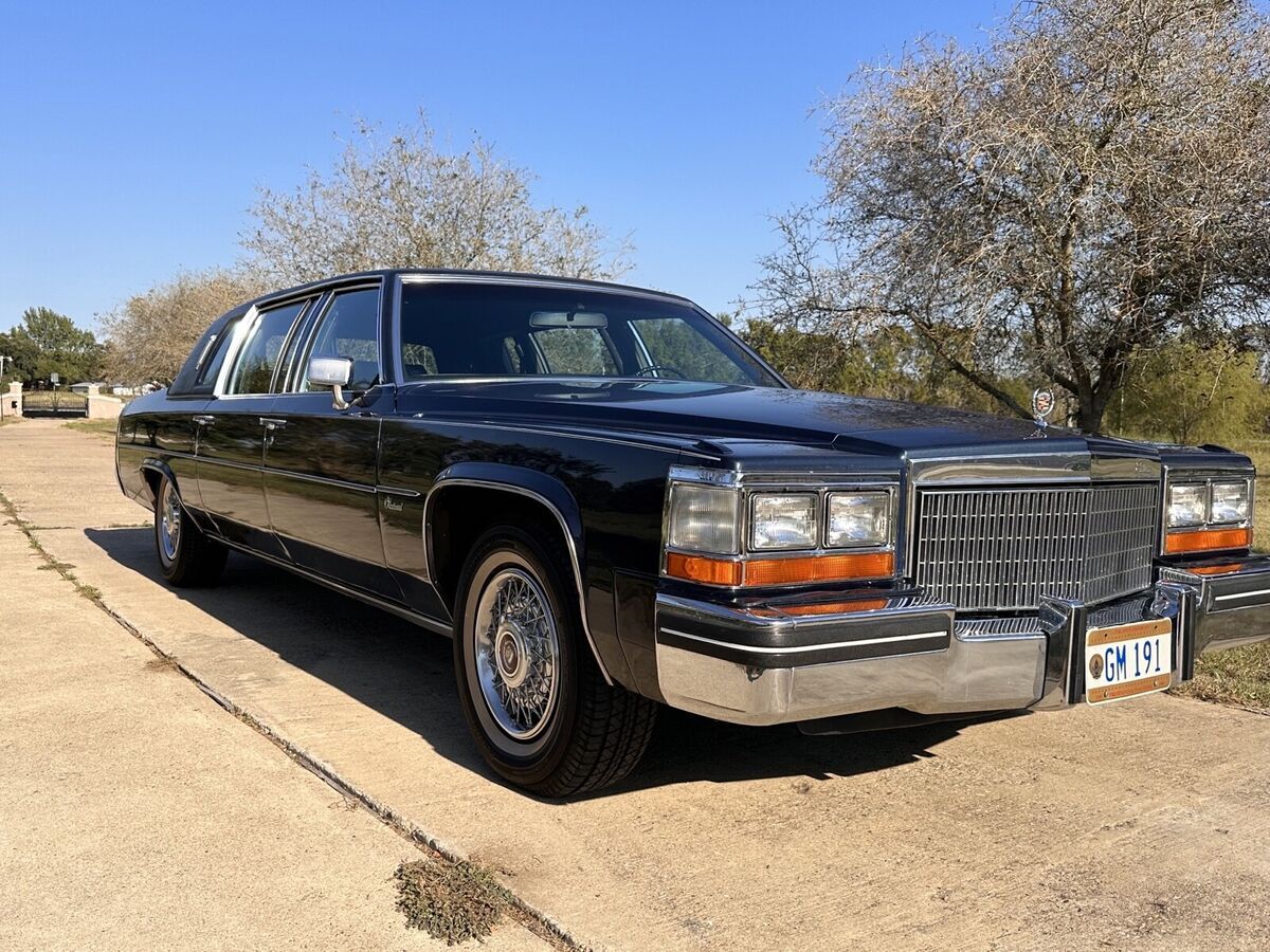1980 Cadillac Fleetwood Limousine - photo 2